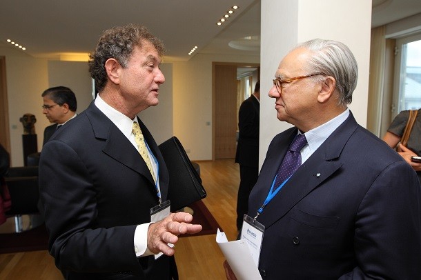 Alan_Hassenfeld,_Chairman,_Hasbro,_in_discussion_with_Hubert_Burda,_Chairman,_Hubert_Burda_Media,_at_the_Horasis_Global_India_Business_Meeting_2009