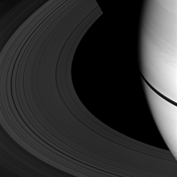 Saturn's_Narrowing_Ring_Shadow