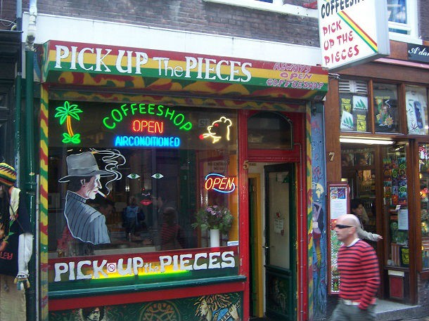 Amsterdam_rainbow_coffeeshop