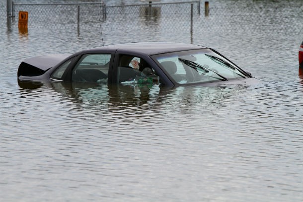 flooded-car