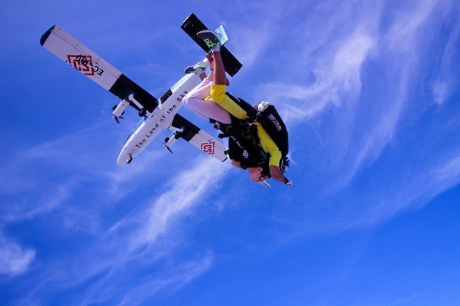 skydiving-2717505_1280