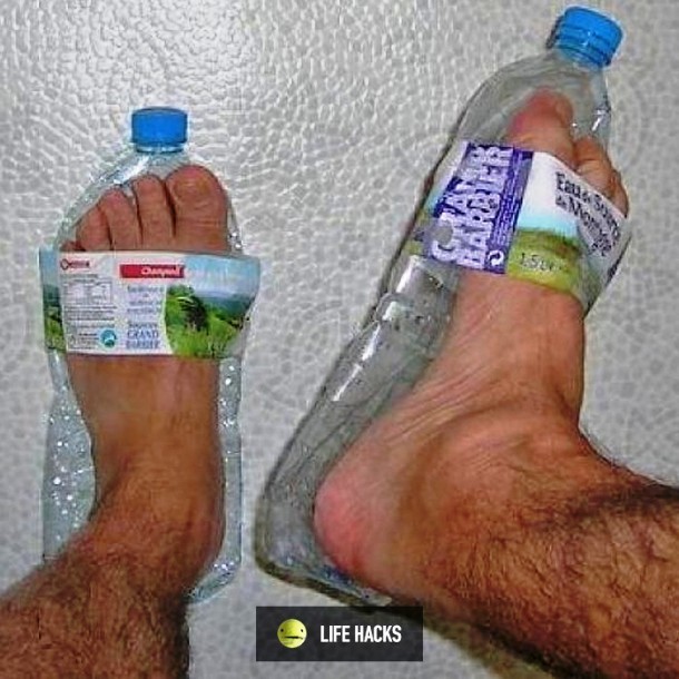Plastic bottle flip-flops
