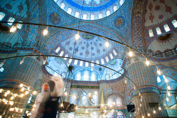 inreior_of_the_blue_mosque