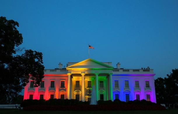 White_House_rainbow_colors_to_celebrate_June_2015_SCOTUS_same-sex_marriage_ruling