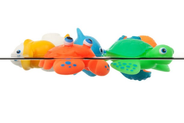 bath-toys-in-water