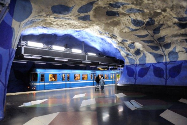 Train_at_T-Centralen_T-Bana_station_in_Stockholm_Sweden