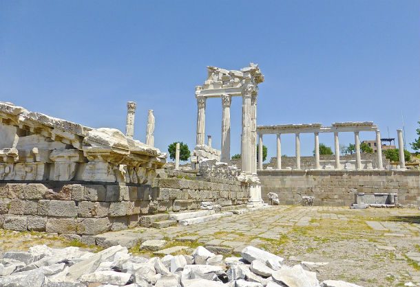Bergama-Ruins-Landmark-Ancient-Turkey-Heritage