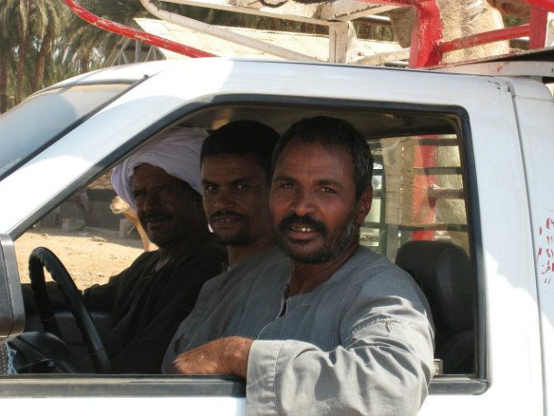 Egyptian_men_in_car