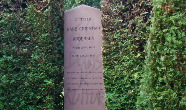 tomb_of_hans_christian_andersen_-_copenhagen