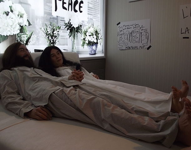Bed-in_for_Peace_John_Lennon_Yoko_Ono_Musée_Grévin_Montréal