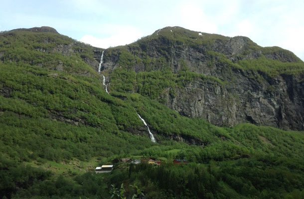 Norwaywaterfall2