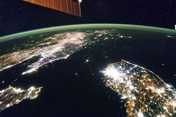 North_and_South_Korea_at_night