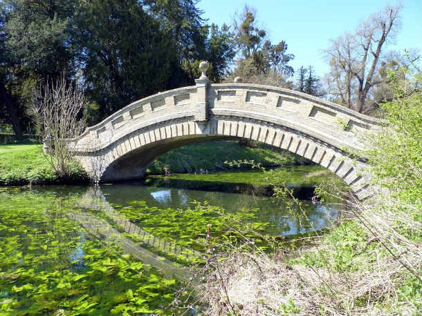 Chinese-English-Heritage-Stone-Bridge-Water