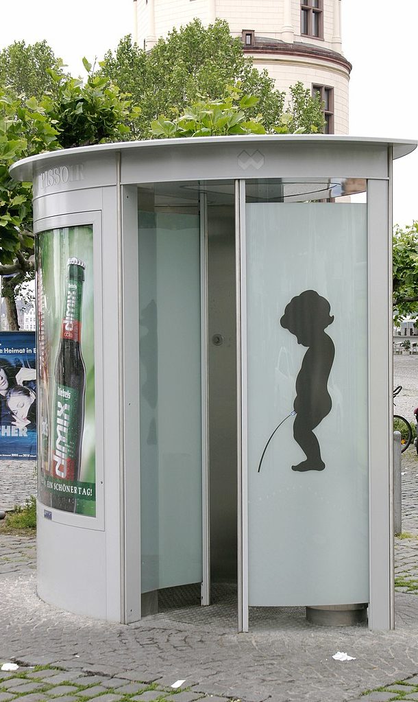Düsseldorf_-_Public_toilet_-_Pissoir