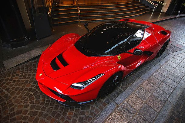 Ferrari_LaFerrari_(15715754380)