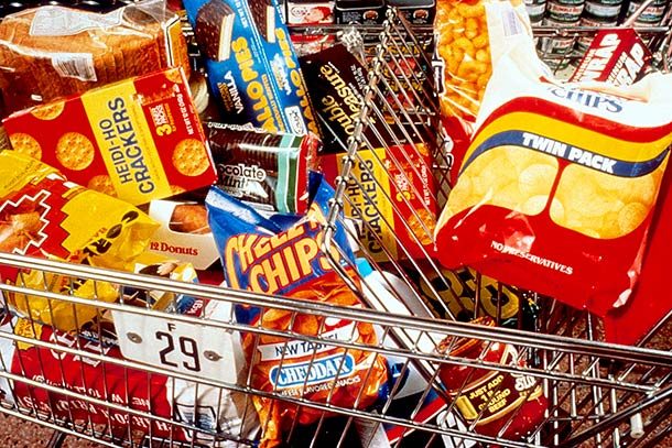 Unhealthy_snacks_in_cart