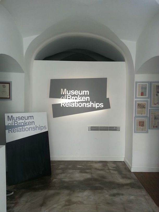 Zagreb_'s_Museum_of_Broken_Relationships_entrance_interior