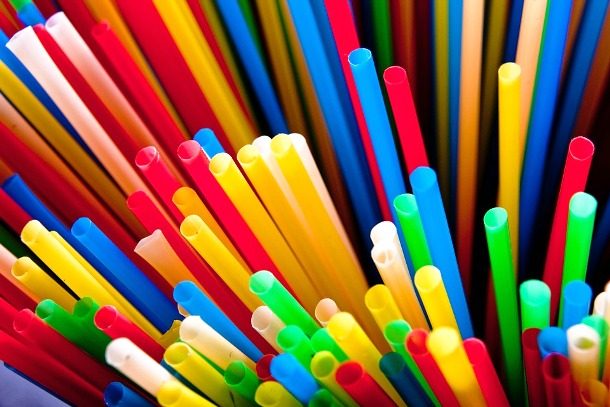 colorful straws 