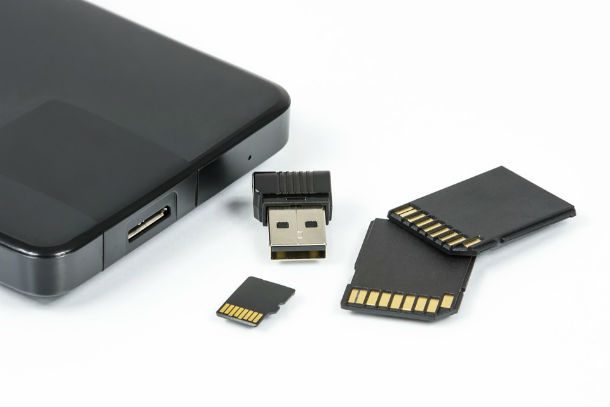 The-Memory-Card-Digital-Storage-Media-Flash-Memory-1443484