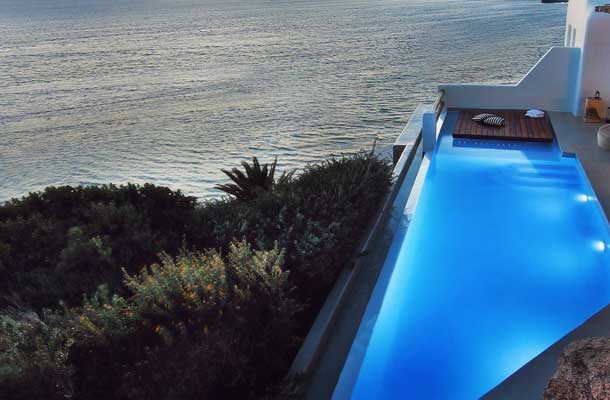 Cavo Tagoo pool overlooking the ocean