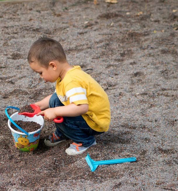 children digging
