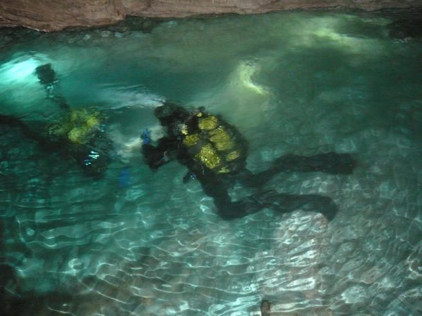 divers going into orda cave
