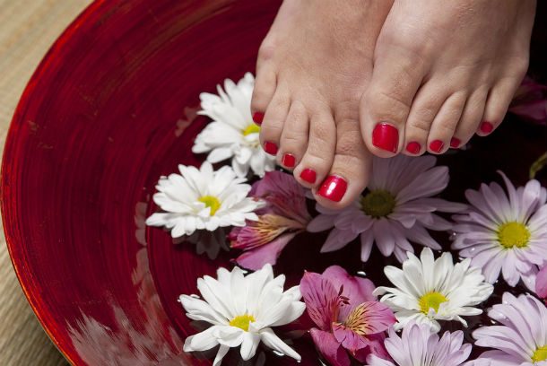 Pedicure-Woman-Foot-Spa-Treatment-Relaxation-Feet-12