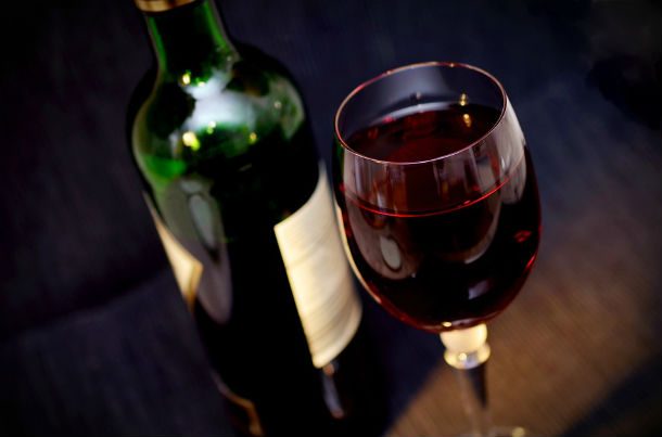 Wine-Glass-Benefit-From-Red-Wine-Drink-Alcohol-08