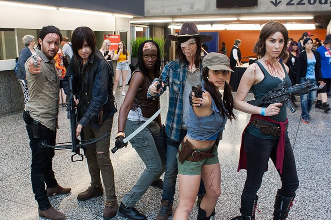1200px-Montreal_Comiccon_2016_-_The_Walking_Dead_(27633877713)