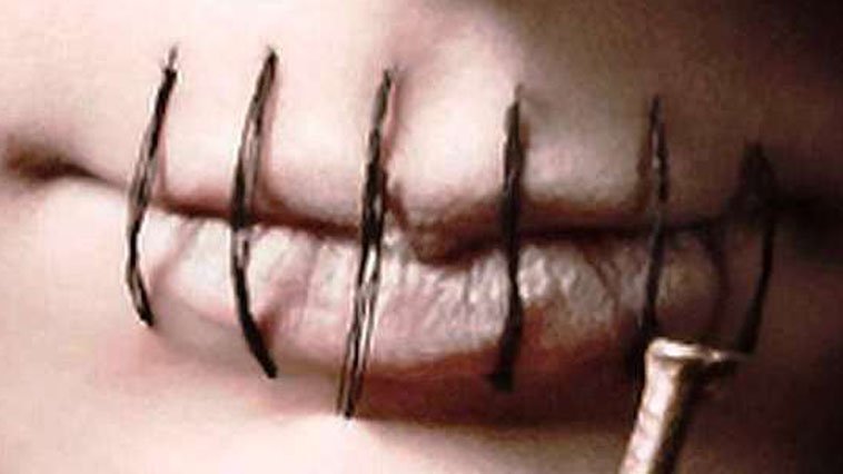 25 surreal body modifications that will make you cringe