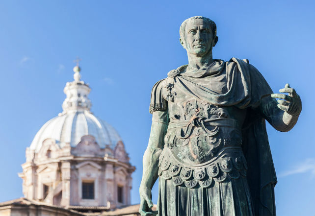 Julius-Caesar-statue-Rome-Italy