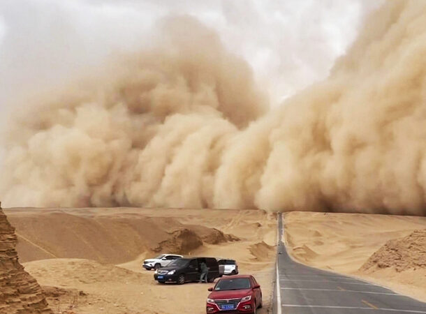 Giant Sandstorm
