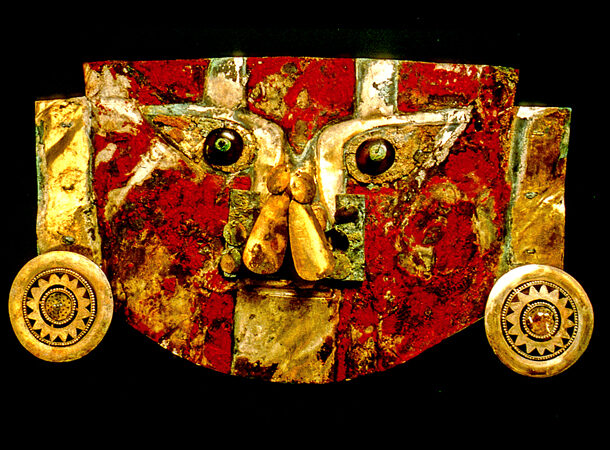 sican culture mask painted with blood
